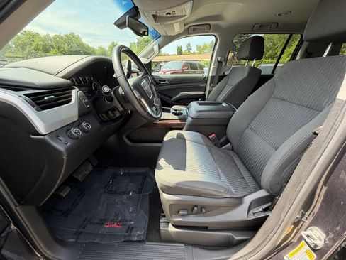 Used 2018 GMC Yukon XL SLE w/ SLE Value Package AWD/4WD image 12