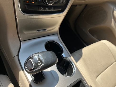 Used 2014 Jeep Grand Cherokee Limited w/ Luxury Group II RWD image 17