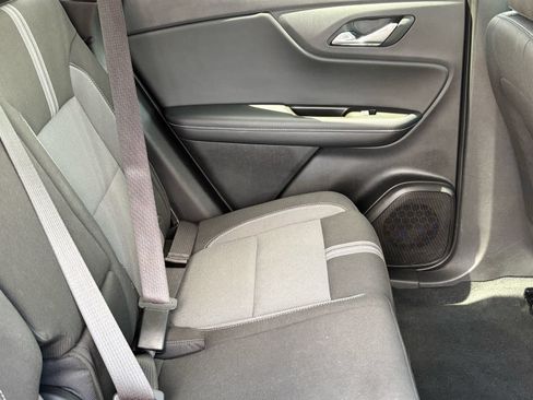 Used 2025 Chevrolet Blazer LT FWD image 11