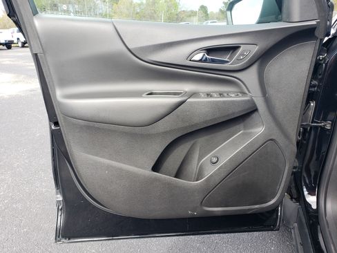 Used 2022 Chevrolet Equinox LT w/ Driver Convenience Package FWD image 13