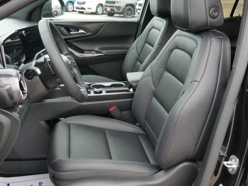 Used 2026 Chevrolet Equinox LT w/ Convenience Package II image 4