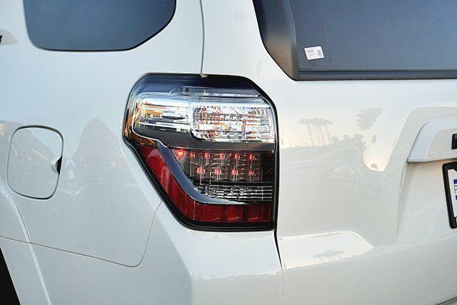 Used 2023 Toyota 4Runner SR5 Premium w/ Moonroof Package RWD image 8