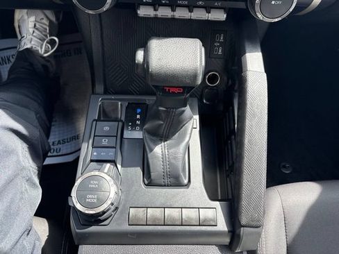 Used 2025 Toyota Tacoma TRD Sport AWD/4WD image 19