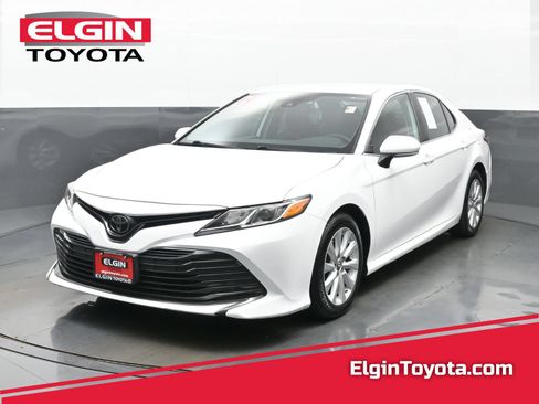 Used 2019 Toyota Camry LE w/ Convenience Package FWD image 1