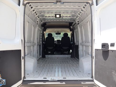 Used 2024 RAM ProMaster 2500 w/ Convenience Group FWD image 24