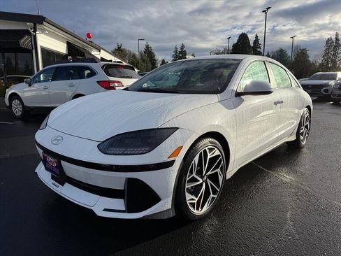 Used 2024 Hyundai Ioniq 6 SEL image 2