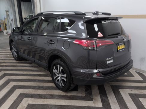 Used 2018 Toyota RAV4 LE image 23