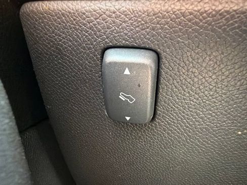 Used 2011 Lincoln Navigator 4WD w/ 101A Rapid Spec Order Code image 31