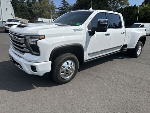 Used 2024 Chevrolet Silverado 3500 High Country w/ High Country Premium Package image 1