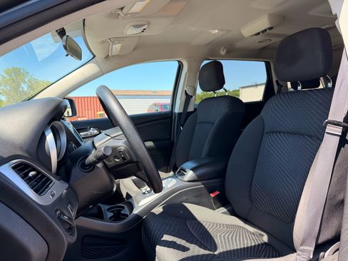 Used 2017 Dodge Journey SE w/ Flexible Seating Group FWD image 10