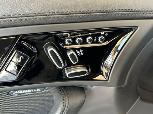 Used 2018 Jaguar F-TYPE Coupe RWD image 31
