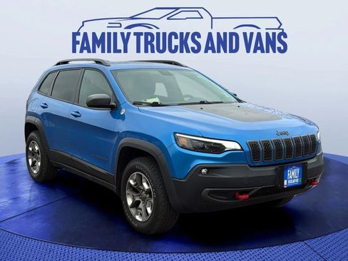 Used 2019 Jeep Cherokee Trailhawk w/ Cold Weather Group image 7