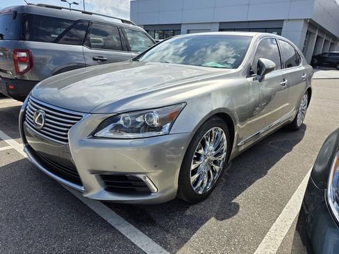 Used 2016 Lexus LS 460 w/ Comfort Package image 14