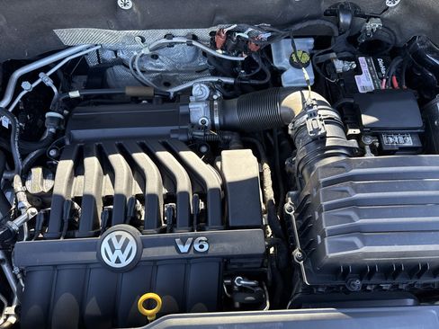 Used 2019 Volkswagen Atlas SEL Premium image 34