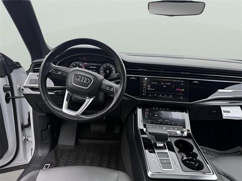 Used 2019 Audi Q8 Premium image 20