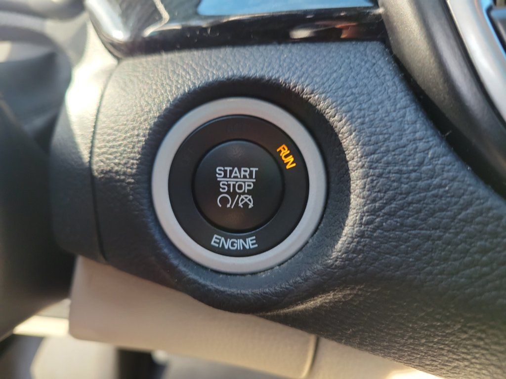 Used 2016 Chrysler 200 C FWD image 34