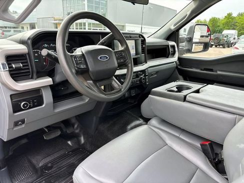 Used 2024 Ford F550 4x4 Regular Cab Super Duty image 9