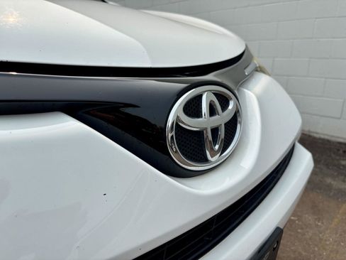 Used 2016 Toyota RAV4 XLE AWD/4WD image 23