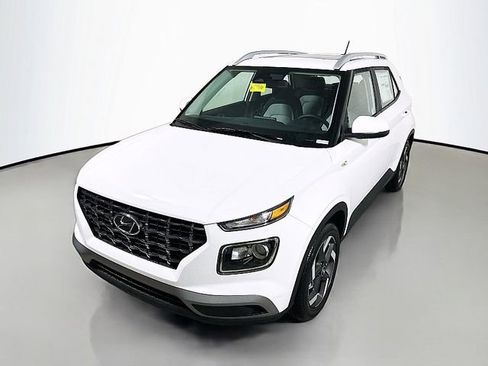 Used 2026 Hyundai Venue SEL FWD image 3