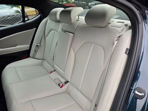 Used 2025 Genesis G70 2.5T AWD/4WD image 16