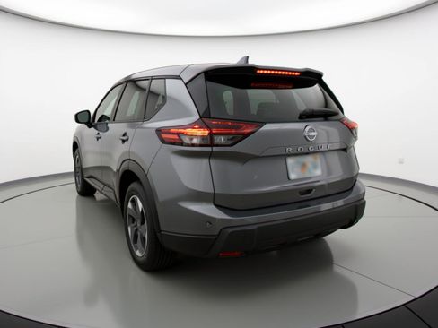 Used 2025 Nissan Rogue SV image 6
