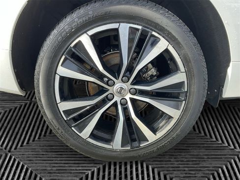 Certified 2023 Volvo XC60 B5 Plus w/ Climate Package image 14