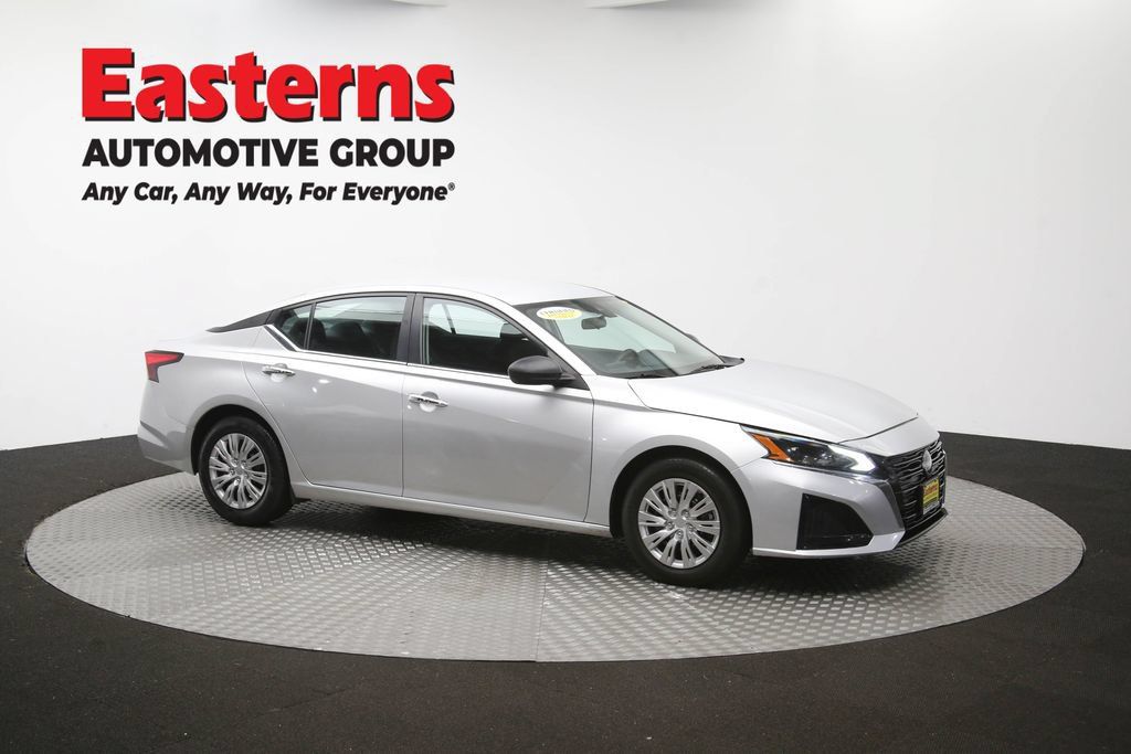 Used 2024 Nissan Altima 2.5 S FWD image 46