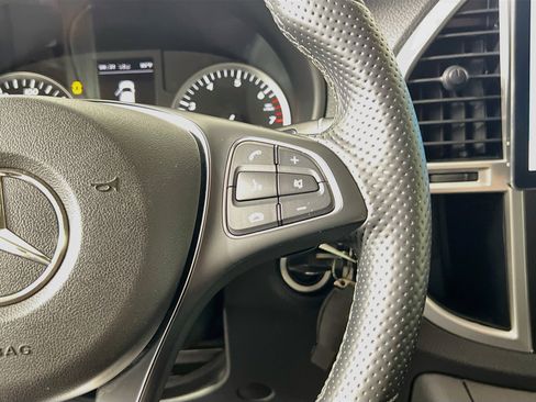 Used 2018 Mercedes-Benz Metris Passenger image 20
