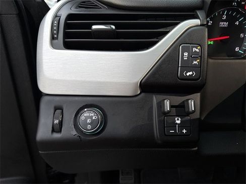 Used 2018 GMC Yukon XL SLT w/ Premium Edition image 27