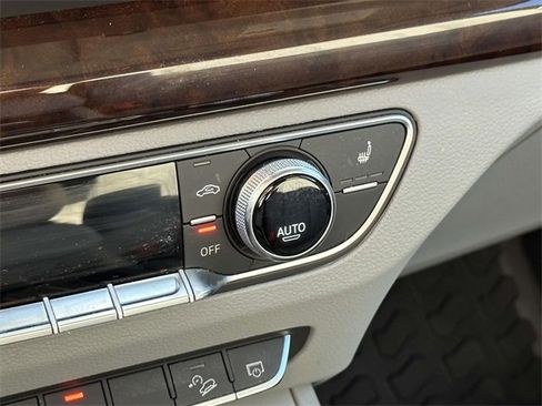 Used 2020 Audi Q5 2.0T Premium image 31