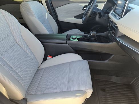 Used 2023 Nissan Rogue SV AWD/4WD image 14