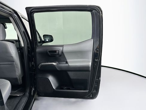 Used 2021 Toyota Tacoma SR5 RWD image 28