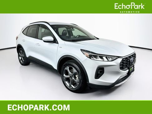 Used 2025 Ford Escape ST-Line Select AWD/4WD image 1