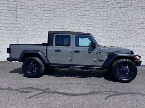 Used 2020 Jeep Gladiator Sport w/ Quick Order Package 24S image 4