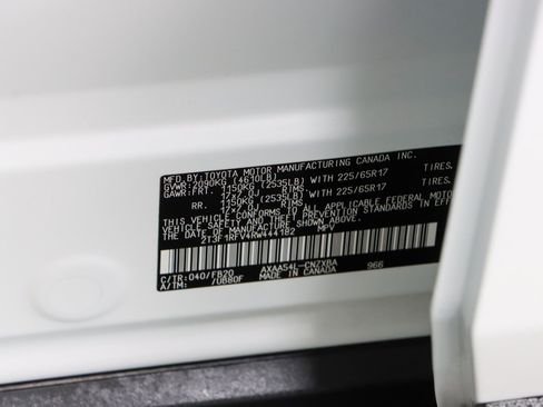 Used 2024 Toyota RAV4 LE image 31