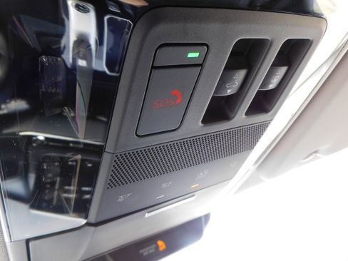 New 2025 Mitsubishi Outlander SE image 28