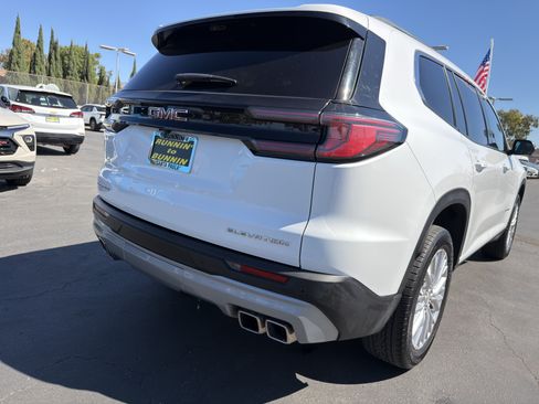 Used 2026 GMC Acadia Elevation w/ Elevation Premium Package FWD image 46