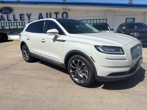 Used 2021 Lincoln Nautilus Reserve w/ Equipment Group 201A AWD/4WD image 3