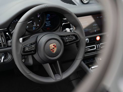 Certified 2026 Porsche Macan AWD/4WD image 20