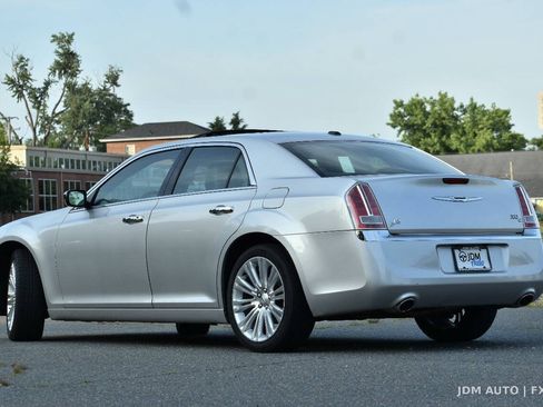 Used 2011 Chrysler 300 C w/ Sound Group RWD image 7