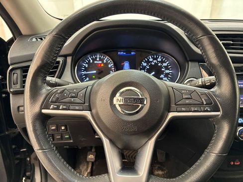 Used 2018 Nissan Rogue SV AWD/4WD image 14