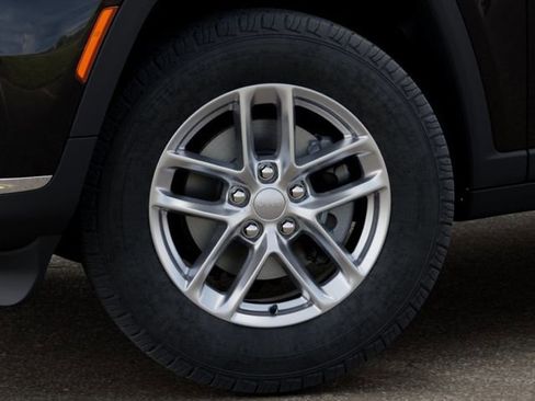 New 2025 Jeep Grand Cherokee L Laredo AWD/4WD image 8