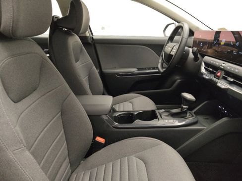 Used 2025 Kia K4 EX FWD image 21