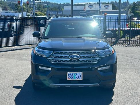 Certified 2023 Ford Explorer Limited AWD/4WD image 2