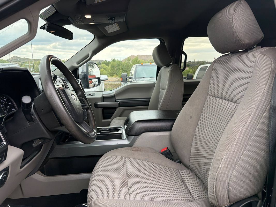 Used 2021 Ford F350 XLT w/ XLT Premium Package AWD/4WD image 9