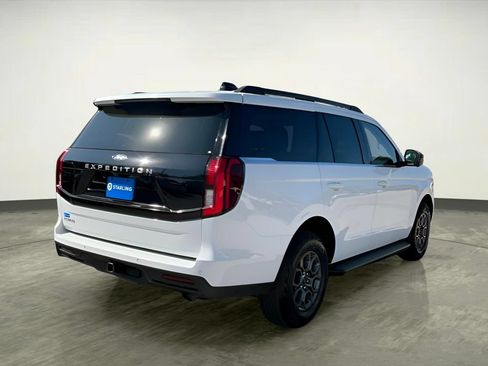 Certified 2025 Ford Expedition Active AWD/4WD image 8