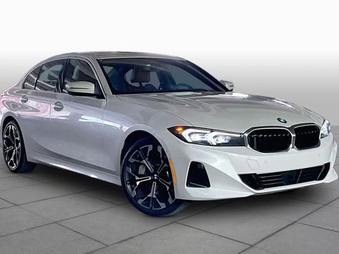 Certified 2025 BMW 330i Sedan RWD image 2