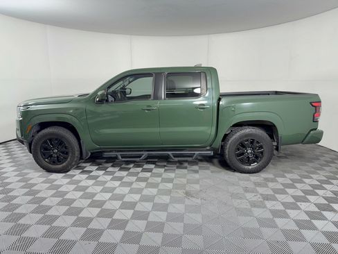 Used 2022 Nissan Frontier SV AWD/4WD image 2