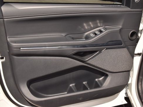 New 2025 Lincoln Navigator L Reserve w/ Jet Appearance Package image 38