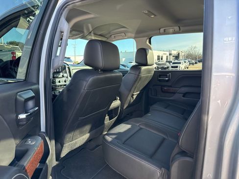 Used 2018 GMC Sierra 1500 SLT w/ Enhanced Driver Alert Package image 8